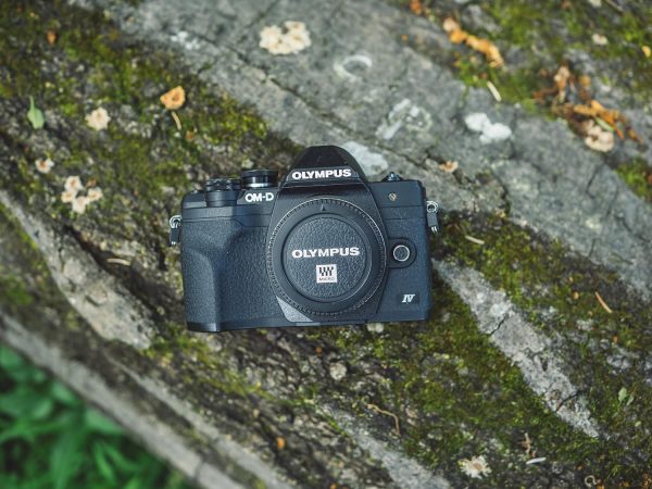 Olympus OM-D E-M10 Mark IV Black Camera Body - Image 4